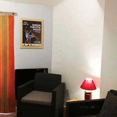 Les Petits Conforts Apartment